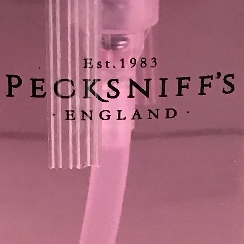 NWT - PECKSNIFF